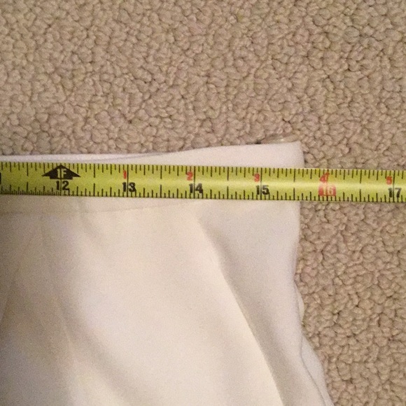 Aritzia Babaton Skort, off-white, size 8 - Picture 9 of 9